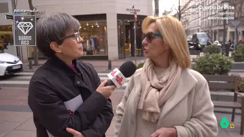 La confesión de una señora de barrio rico a Thais Villas: "A veces veo un pijama que me gusta y no me acuerdo de todos lo que tengo" Thais Villas salía a la calle para preguntar en un barrio rico y un barrio obrero cómo es su vestuario para estar por casa. En este vídeo, averiguaba más detalles sobre una prenda muy concreta: el pijama.