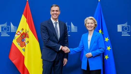 El presidente del Gobierno, Pedro Sánchez, y la presidente de la Comisión Europea, Ursula Von der Leyen, en una imagen de archivo. El presidente del Gobierno, Pedro Sánchez, y la presidente de la Comisión Europea, Ursula Von der Leyen, en una imagen de archivo.