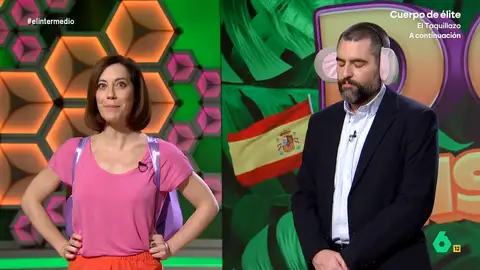 'Dora la Conservadora' canta a Franco: "Había una vez un Paquito chiquitito.. que a pocos rojos fusiló" 'Dora la Conservadora' canta a Franco: "Había una vez un Paquito chiquitito.. que a pocos rojos fusiló"