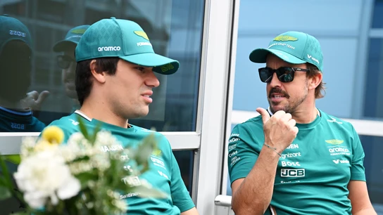 Lance Stroll y Fernando Alonso Lance Stroll y Fernando Alonso