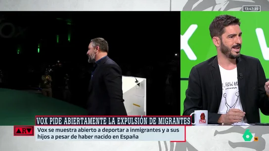 Juanma Lamet, sobre el discurso "xenófobo" de Vox sobre los migrantes: "Es una medida de querencia fascista" Juanma Lamet, sobre el discurso "xenófobo" de Vox sobre los migrantes: "Es una medida de querencia fascista"