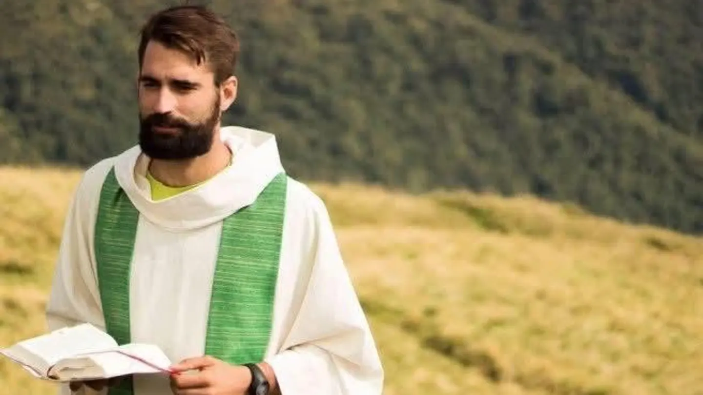 Italia, conmocionada tras el suicidio de un joven sacerdote de 35 años: "Nunca hemos visto señales" Italia, conmocionada tras el suicidio de un joven sacerdote de 35 años: "Nunca hemos visto señales"