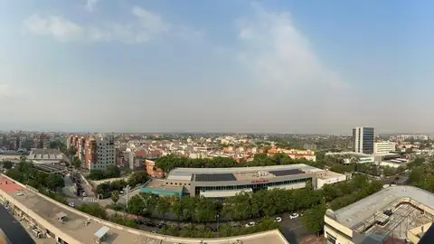 El humo del incendio de Tarragona, desde Expomurcia. El humo del incendio de Tarragona, desde Expomurcia.