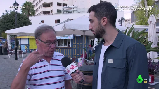 Un gibraltareño no quiere "saber nada" de España y los españoles: "He tenido muchos problemas con ellos" ¿Los gibraltareños se sienten más españoles o británicos? Isma Juárez visitaba Gibraltar para conocer la respuesta a esta pregunta y conocía a Joe, un hombre que, según el reportero, "se lava los dientes con té de lo británico que es".