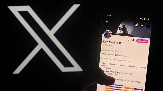 La aplicación X y el perfil de su creador, Elon Musk. La aplicación X y el perfil de su creador, Elon Musk.
