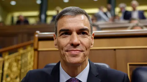 El presidente del Gobierno, Pedro Sánchez toma asiento a su llegada al pleno del Congreso de los Diputados este miércoles El presidente del Gobierno, Pedro Sánchez toma asiento a su llegada al pleno del Congreso de los Diputados este miércoles