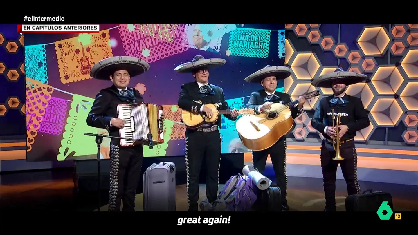 Unos mariachis dedican una versión de 'Volver, volver' a Trump: "Nos lo vamos a comer, cuatro años otra vez" El grupo Perla Madrid visitaba El Intermedio para cantar una ranchera en honor del presidente estadounidense. No te pierdas la canción en el vídeo principal.
