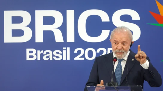 El presidente de Brasil, Luiz Inácio Lula da Silva, habla en una rueda de prensa durante la cumbre de los BRICS El presidente de Brasil, Luiz Inácio Lula da Silva, habla en una rueda de prensa durante la cumbre de los BRICS