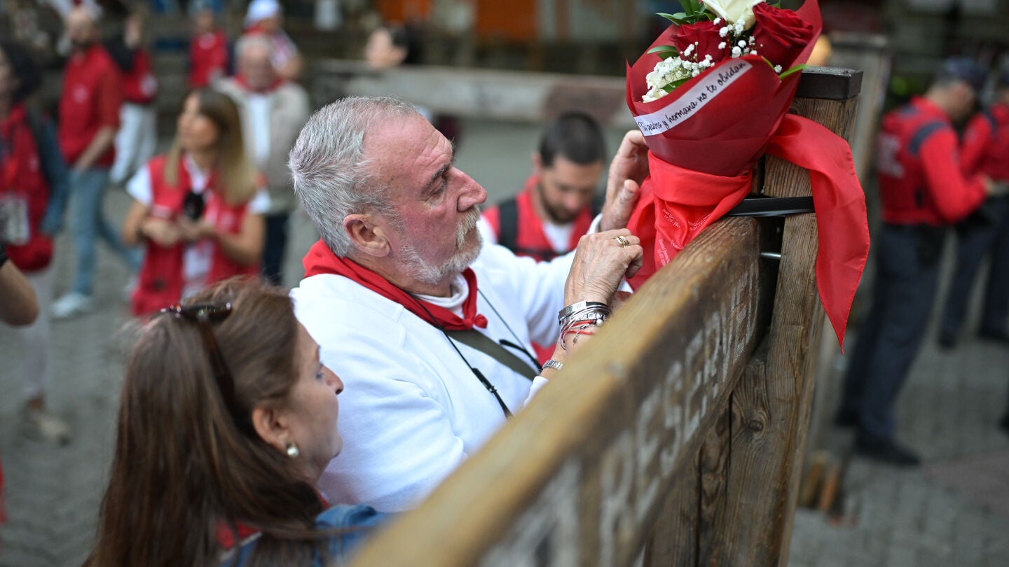 Los padres de Daniel Jimeno, el último fallecido en un encierro de San Fermín, el 10 de julio de 2025