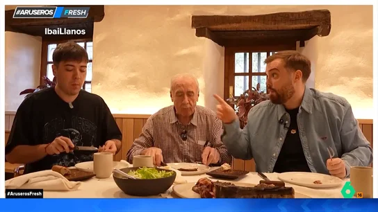 Ibai Llanos se da un homenaje junto a su abuelo y su hermano en el segundo mejor restaurante del mundo: "Son 110 euros la carne" Ibai Llanos se da un homenaje junto a su abuelo y su hermano en el segundo mejor restaurante del mundo: "Son 110 euros la carne"