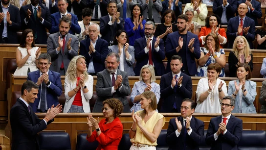 El presidente del Gobierno, Pedro Sánchez es aplaudido por la bancada socialista El presidente del Gobierno, Pedro Sánchez es aplaudido por la bancada socialista