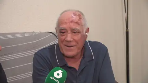 Domingo Tomás, la víctima de la brutal paliza en Torre-Pacheco (Murcia) explica el ataque: "No vi nada. En un minuto pasó todo" Domingo Tomás, la víctima de la brutal paliza en Torre-Pacheco (Murcia) explica el ataque: "No vi nada. En un minuto pasó todo"