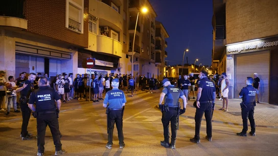 Agentes de Policía Local y Guardia Civil durante los altercados en Torre Pacheco, a 12 de julio de 2025, en Torre Pacheco, Murcia Agentes de Policía Local y Guardia Civil durante los altercados en Torre Pacheco, a 12 de julio de 2025, en Torre Pacheco, Murcia