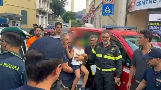 Hallado el niño de cinco años desaparecido en Italia. Hallado el niño de cinco años desaparecido en Italia.