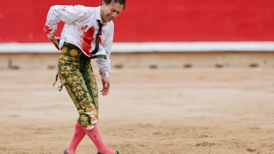 Rafaelillo, en la plaza de toros de Pamplona, ya herido Rafaelillo, en la plaza de toros de Pamplona, ya herido