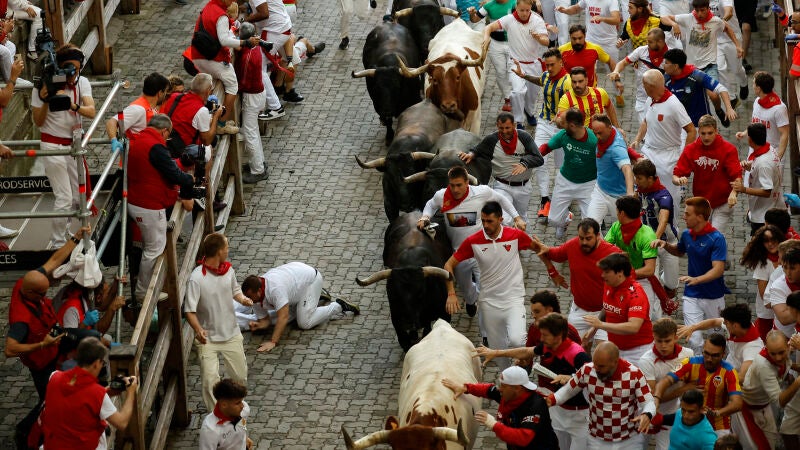 Último encierro de San Fermín de 2025, el más rápido del año, con los toros de Miura