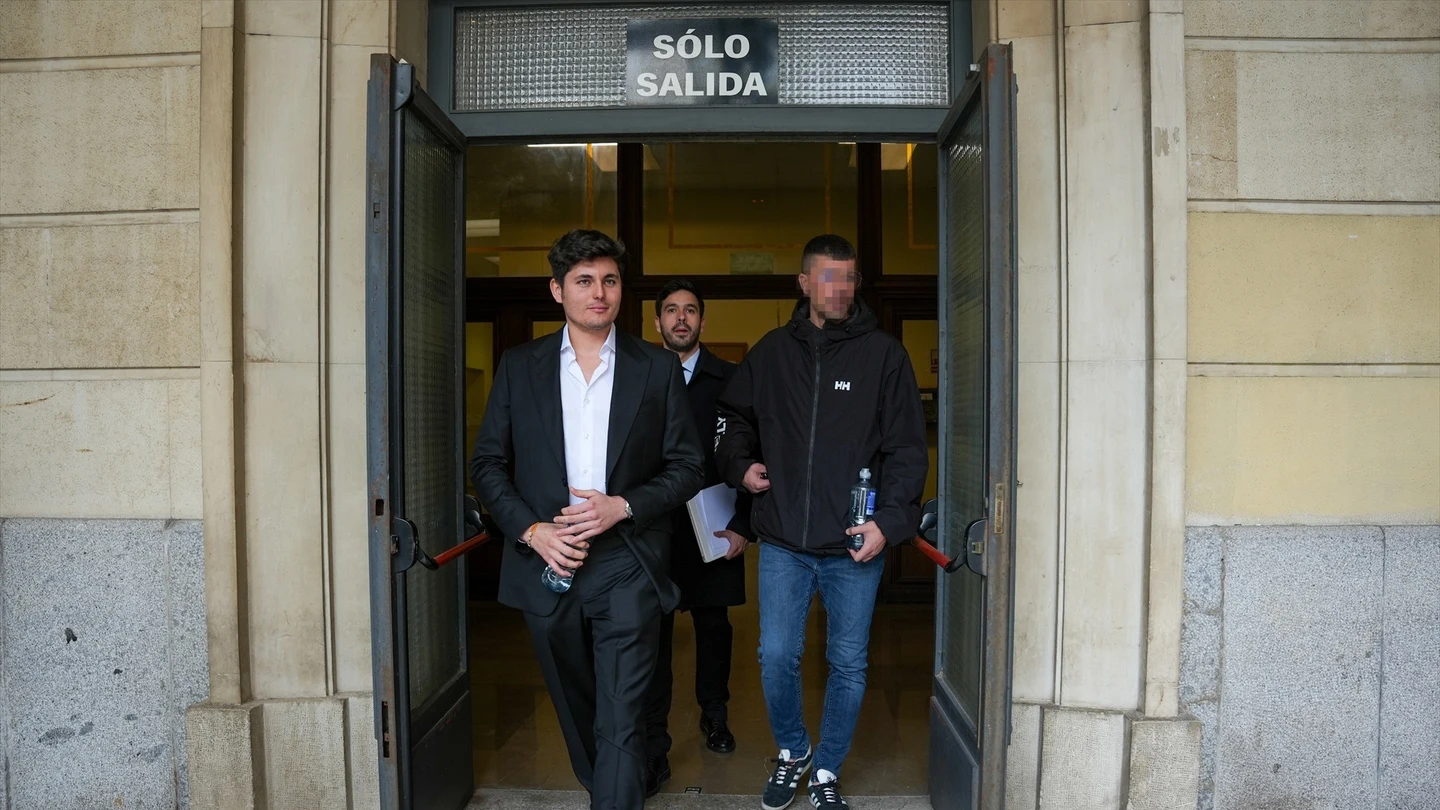 Imagen de archivo de Vito Quiles, saliendo del Juzgado de Instrucción tras declarar como investigado. Imagen de archivo de Vito Quiles, saliendo del Juzgado de Instrucción tras declarar como investigado.