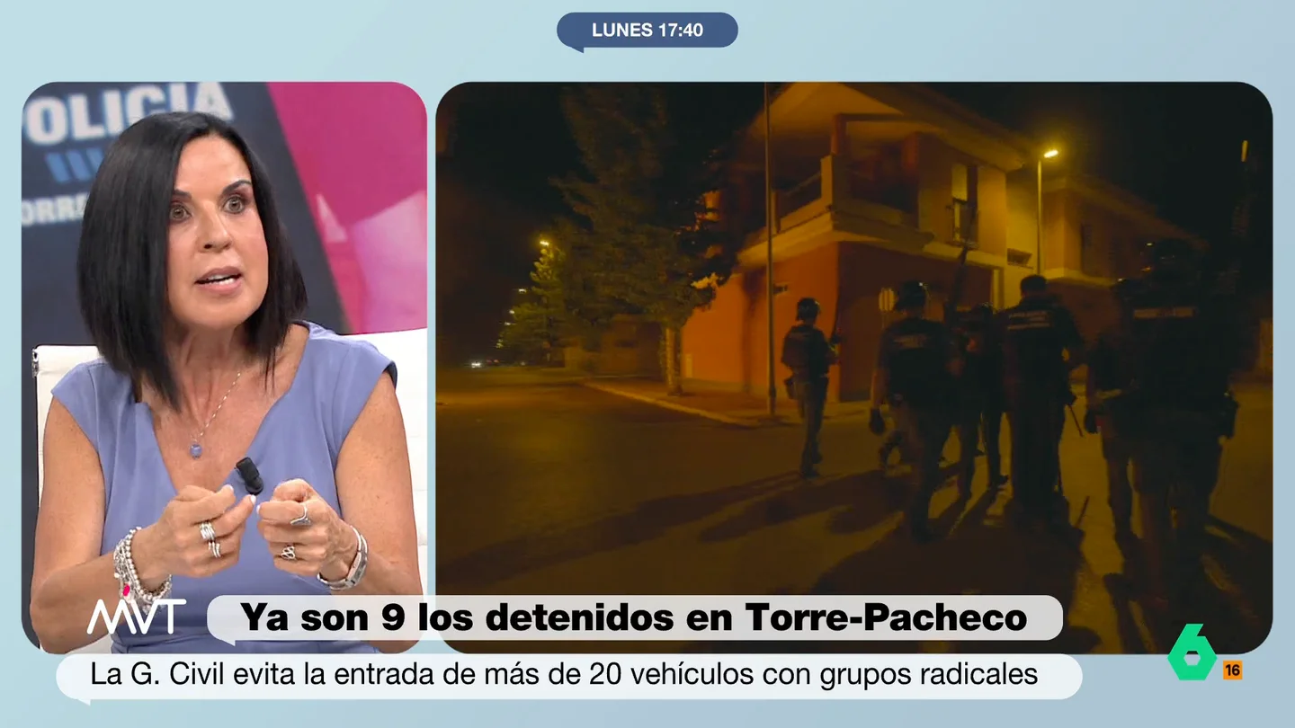 El aviso "a navegantes" de Bea de Vicente para los que lanzan mensajes de odio en redes: "Puede llegar a penas de 6 años" Beatriz de Vicente explica en este vídeo las consecuencias judiciales a las que se enfrentan quienes organizan quedadas o lanzan mensajes de odio como los que han provocado los disturbios racistas de Torre-Pacheco.
