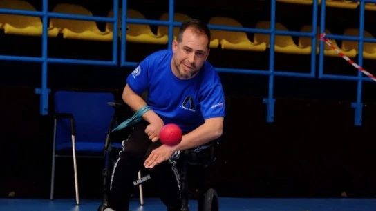 El Langui compitiendo en 'boccia' El Langui compitiendo en 'boccia'
