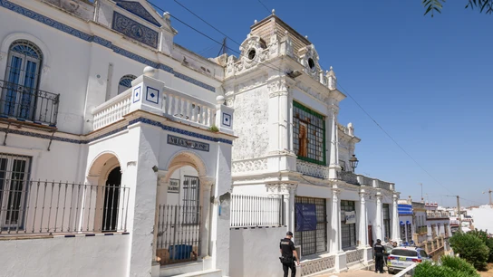 Dos trabajadores muertos tras caerse el techo en una obra pública en Alcalá de Guadaíra, Sevilla Dos trabajadores de la construcción han fallecido este miércoles en Alcalá de Guadaíra (Sevilla)