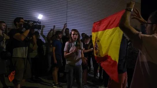 Compañera de laSexta a la que increparon durante las protestas en Torre-Pacheco este martes. Compañera de laSexta a la que increparon durante las protestas en Torre-Pacheco este martes.