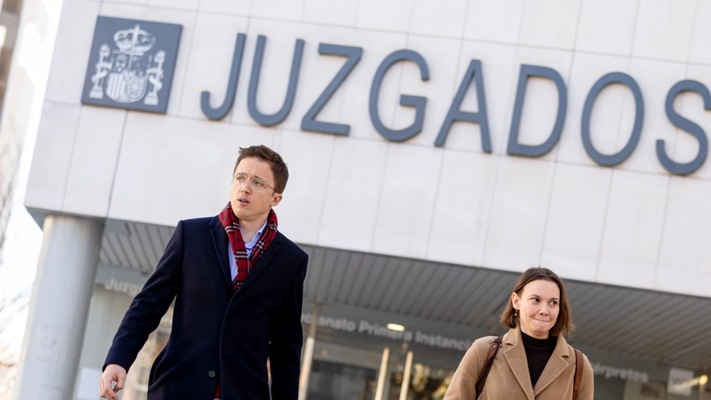 Errejón se querellará contra Elisa Mouliaá si no se retracta de la acusación en redes de extorsión a dos testigos Errejón se querellará contra Elisa Mouliaá si no se retracta de la acusación en redes de extorsión a dos testigos/ EFE/Daniel González