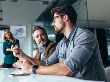 Personas conversando