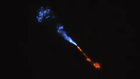 Astrónomos son testigos, por primera vez, del amanecer de un nuevo sistema solar Astrónomos son testigos, por primera vez, del amanecer de un nuevo sistema solar