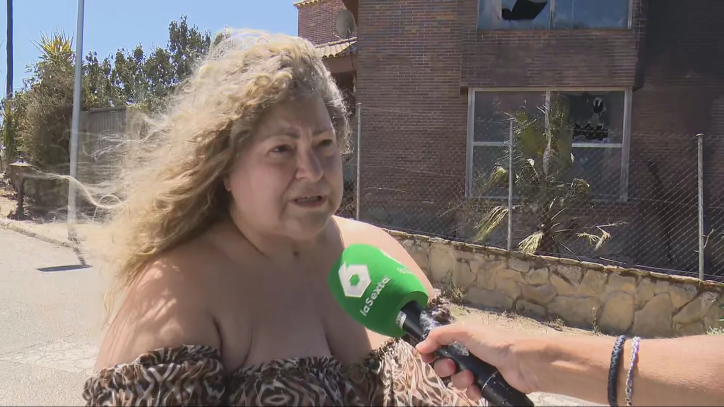 Una vecina de Méntrida pierde todo en el incendio: "No tengo nada, está todo calcinado" Una vecina de Méntrida pierde todo en el incendio: "No tengo nada, está todo calcinado"