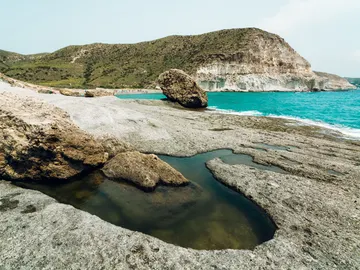 Cala de Enmedio, Cabo de Gata, Almería Cala de Enmedio, Cabo de Gata, Almería