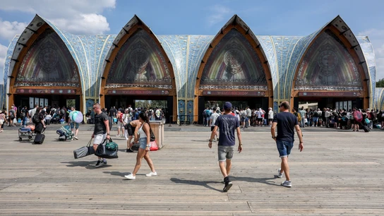Entrada al DreamVille, el camping del Tomorrowland Entrada al DreamVille, el camping del Tomorrowland