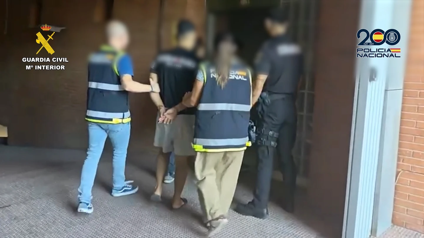 Desarticulado en Alicante un grupo de butroneros por robar cobre por valor de 600.000 euros. Desarticulado en Alicante un grupo de butroneros por robar cobre por valor de 600.000 euros.