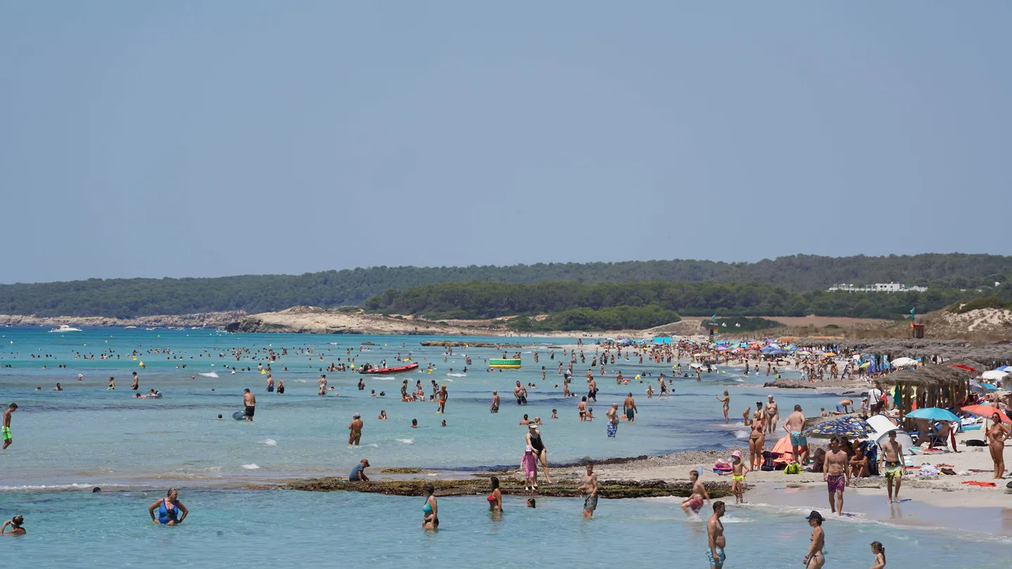Vista de una playa de Menorca Vista de una playa de Menorca