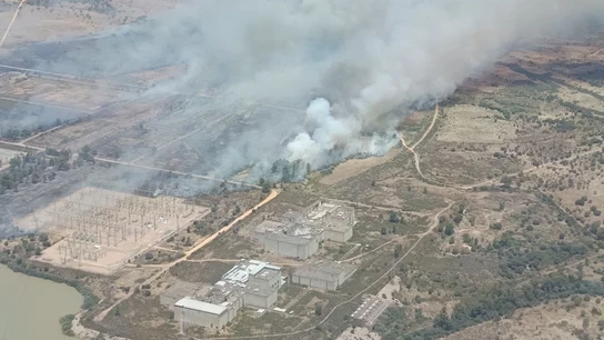 Incendio forestal de pasto localizado en el término municipal de Valdecaballeros (Badajoz) Incendio forestal de pasto localizado en el término municipal de Valdecaballeros (Badajoz)