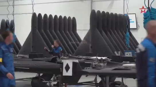 Decenas de drones rusos en una fábrica Decenas de drones rusos en una fábrica