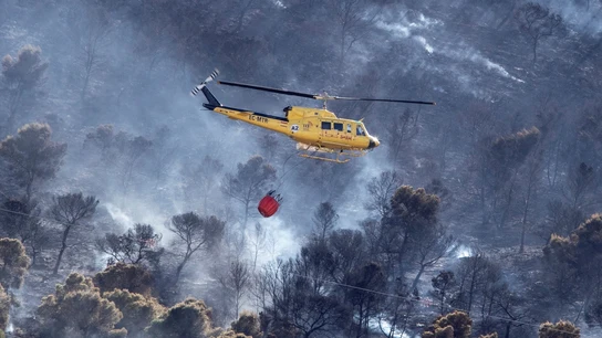 A3 Noticias Fin de Semana (20-07-25) El incendio de Valdecaballeros obliga a evacuar a 500 personas y podría ser intencionado A3 Noticias Fin de Semana (20-07-25) El incendio de Valdecaballeros obliga a evacuar a 500 personas y podría ser intencionado