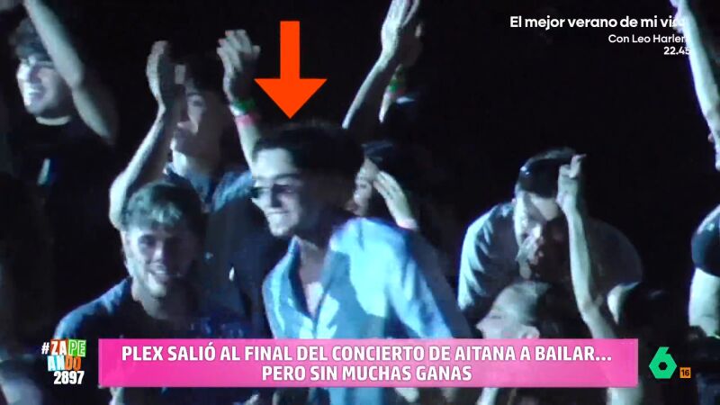 Aitana saca a bailar a Plex al final de su concierto en Barcelona: "Tiene el mismo ritmo que una gotera"