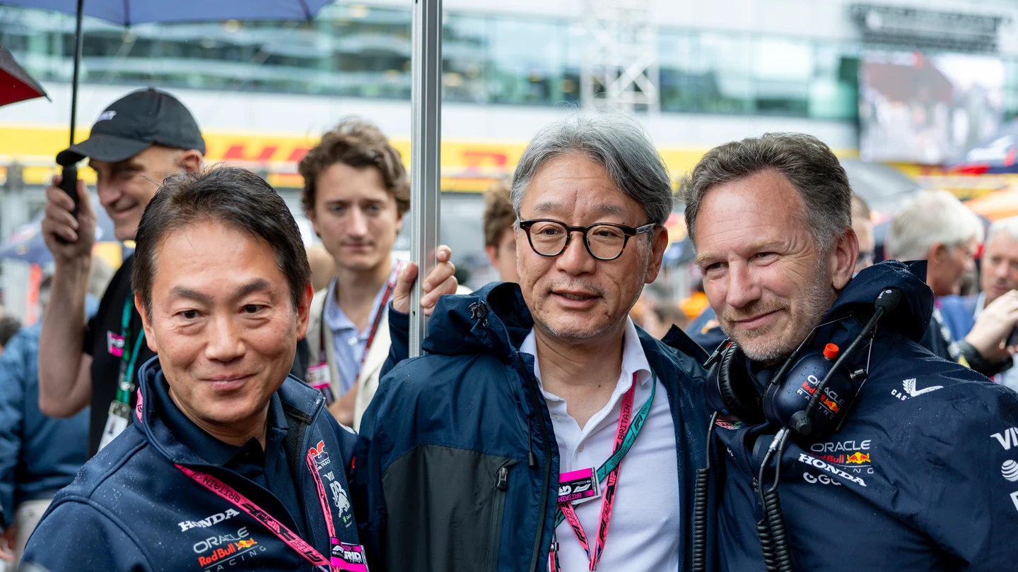 Koji Watanabe, Toshihiro Mibe y Christian Horner Koji Watanabe, Toshihiro Mibe y Christian Horner