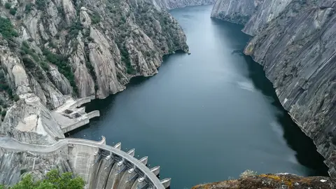 Mirador del Fraile al río Duero, en Aldeadávila de la Ribera Mirador del Fraile al río Duero, en Aldeadávila de la Ribera