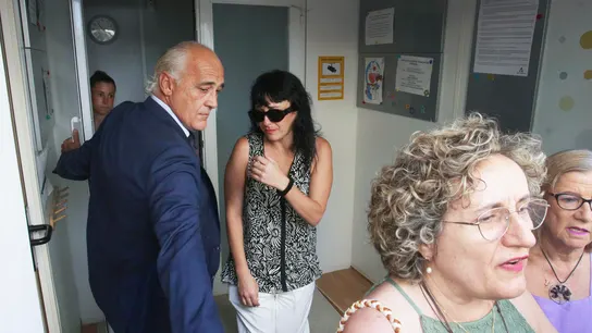 Juana Rivas, visiblemente afectada, a su llegada al punto de encuentro para entregar a su hijo menor a Francesco Arcuri Juana Rivas, visiblemente afectada, a su llegada al punto de encuentro para entregar a su hijo menor a Francesco Arcuri