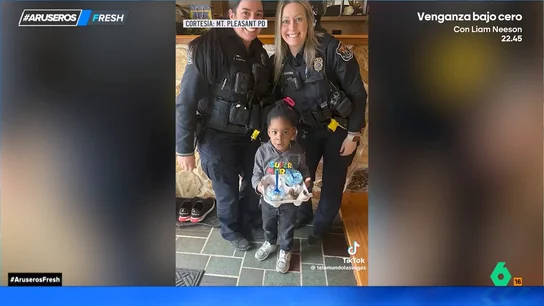 La surrealista llamada de un niño a la Policía porque su madre se ha comido su helado: "Está siendo mala" La surrealista llamada de un niño a la Policía porque su madre se ha comido su helado: "Está siendo mala"