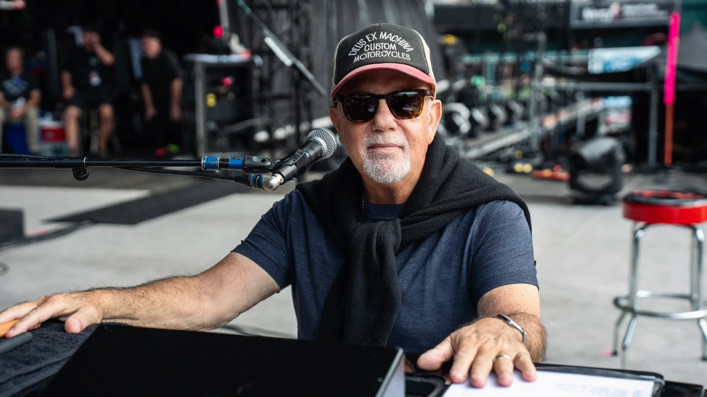 Billy Joel, antes de uno de sus conciertos en el estadio Busch en St. Louis (Missouri), en septiembre de 2024 Billy Joel, antes de uno de sus conciertos en el estadio Busch en St. Louis (Missouri), en septiembre de 2024