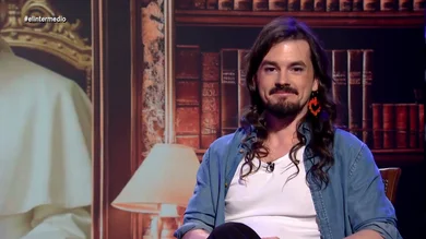 The very best of El Intermedio (06-08-25) De un papa asesino a otro odiado por Maquiavelo: Mikel Herrán repasa la lista de los pontífices más polémicos de la historia (06-08-25)