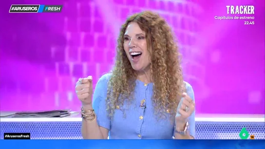 La 'actuación' de Angie Cárdenas, a lo Perlita de Huelva, en Aruser@s: así lo da todo cantando 'Precaución, amigo conductor' La 'actuación' de Angie Cárdenas, a lo Perlita de Huelva, en Aruser@s: así lo da todo cantando 'Precaución, amigo conductor'