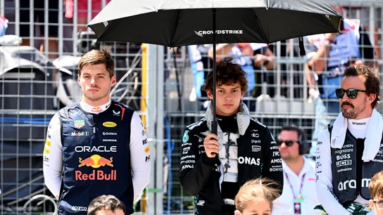 Max Verstappen, Andrea Antonelli y Fernando Alonso Max Verstappen, Andrea Antonelli y Fernando Alonso