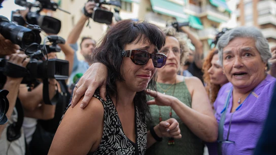 Llegada de Juana Rivas con su hijo menor al punto de encuentro familiar Llegada de Juana Rivas con su hijo menor al punto de encuentro familiar
