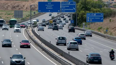 Varios vehículos en la autovía A5, a 24 de julio de 2024, en Madrid Varios vehículos en la autovía A5, a 24 de julio de 2024, en Madrid
