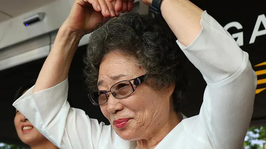 Choi Mal-ja, la mujer de 78 años que fue condenada hace 61 años por moderle la lengua a su presunto agresor sexual. Choi Mal-ja, la mujer de 78 años que fue condenada hace 61 años por moderle la lengua a su presunto agresor sexual.