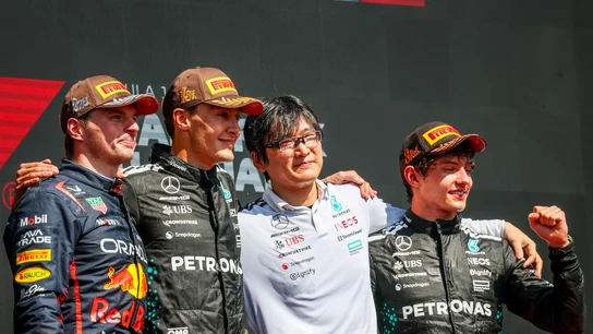 Max Verstappen, George Russell y Andrea Antonelli" Max Verstappen, George Russell y Andrea Antonelli"