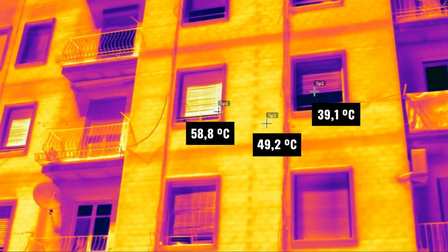 La elevada temperatura de algunos edificios en España La elevada temperatura de algunos edificios en España